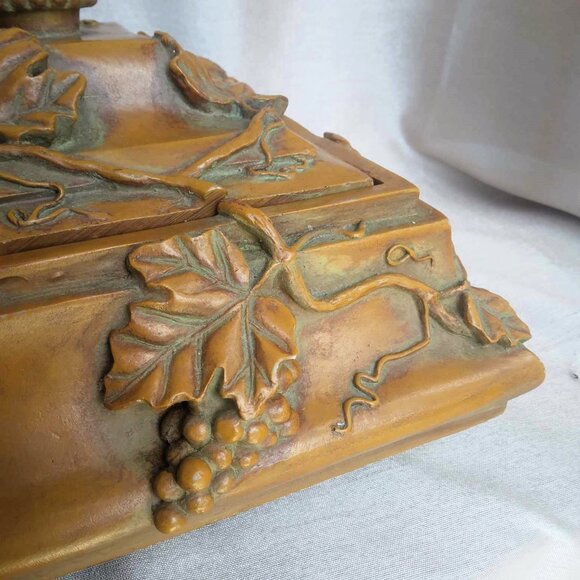 Stunning Intricately Sculpted Ornate Grape Vines Large Lidded Trinket Box - Picture 9 of 10